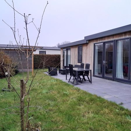 Luxe 5 Persoons Bungalow Op Rustig Vakantiepark Nabij Leeuwarden Dronrijp Exterior photo